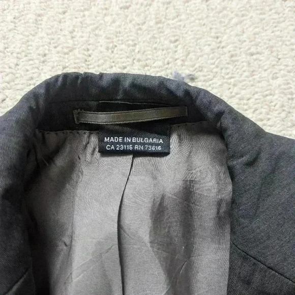 Boss by Hugo Boss Charcoal Gray Wool blazer - size 38R in good condition - Picture 9 of 10